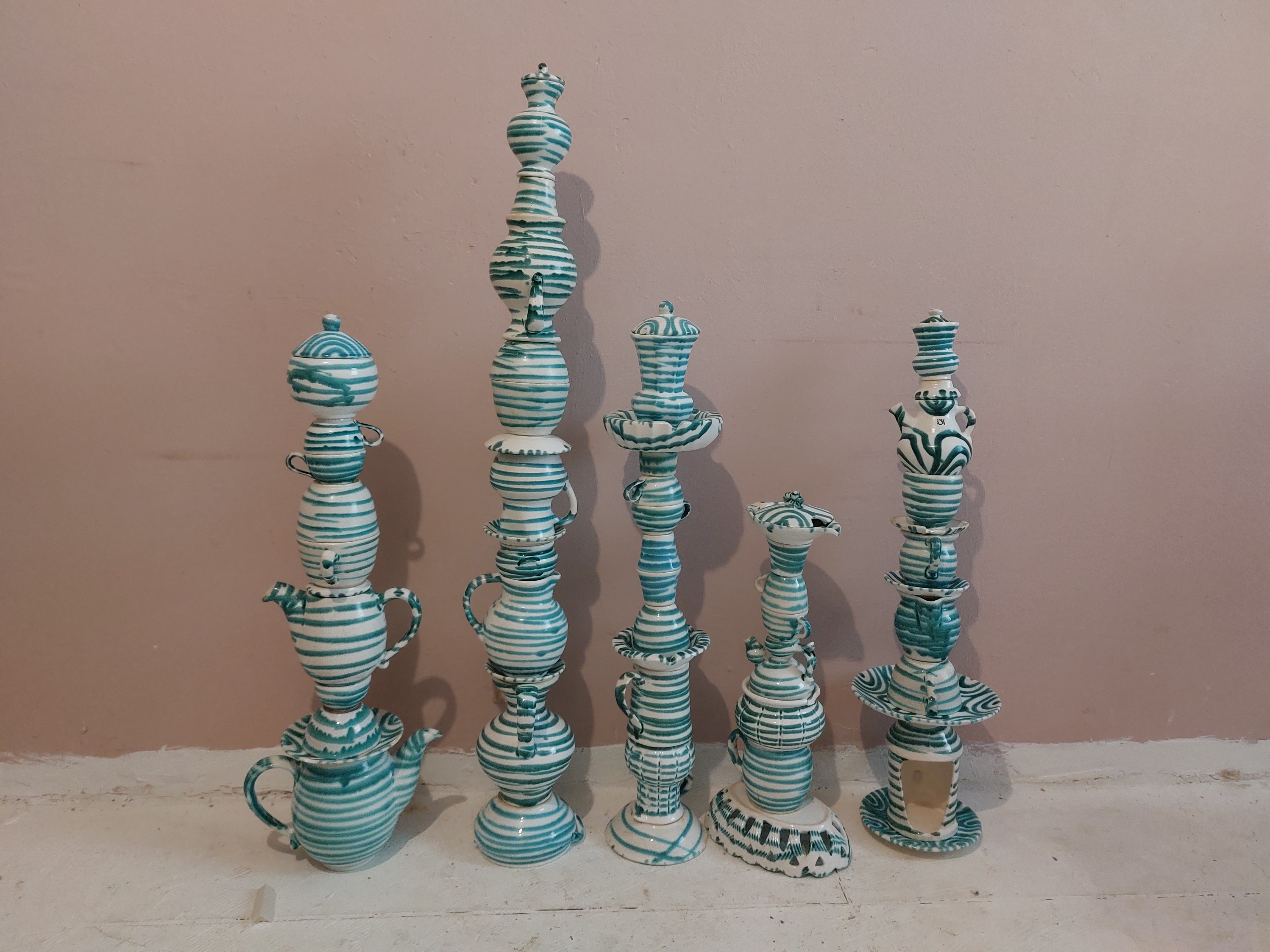 Katharina Brandl, „I have done my housework“
Gmundner- Keramikskulpturen
Verschiedene Maße
2020-22