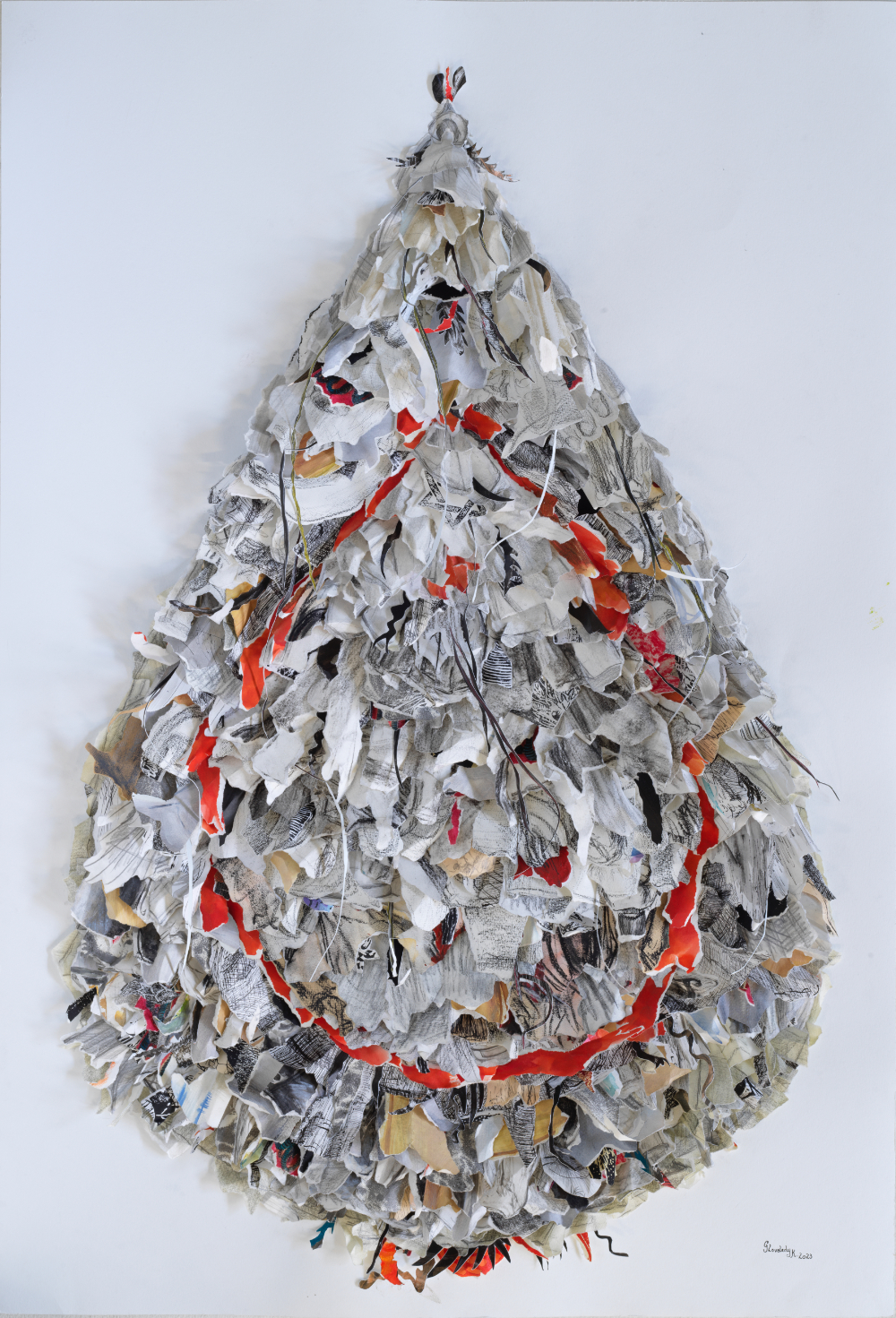 Georgina Krausz, Series Tropfen, 3D Collage, zerrissene alte Zeichnungen, 75 x 105 cm, 2023
Repro: Roland Froschauer