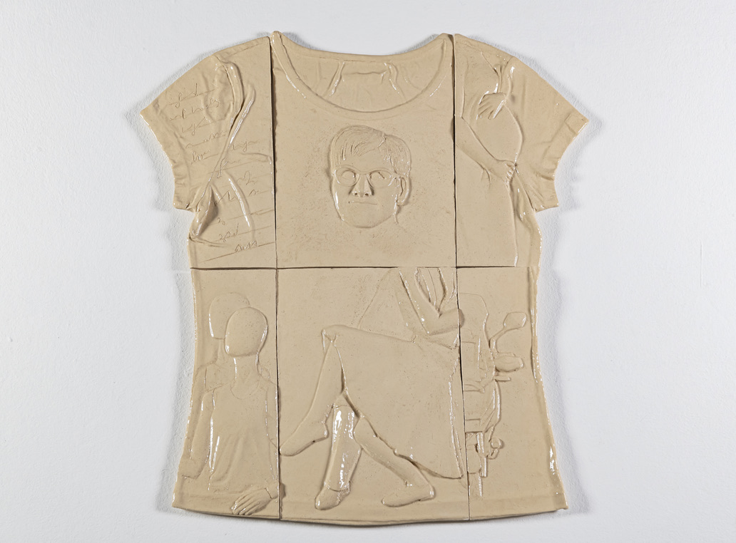 Elke Punkt Fleisch, Falten, Schlichten, Zusammenlegen - Die Dreifaltigkeit einer Verkäuferin © Violetta Wakolbinger